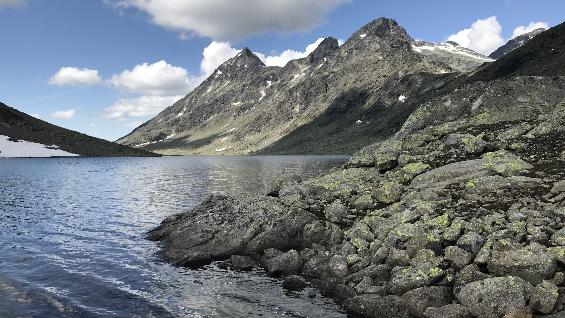 Trek - Les crêtes mythiques du Jotunheimen : de Besseggen à la vallée de Svartdalen